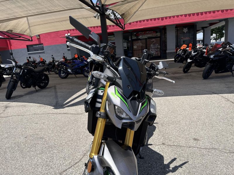 Used 2025 Kawasaki Z900 SE ABS Image 11