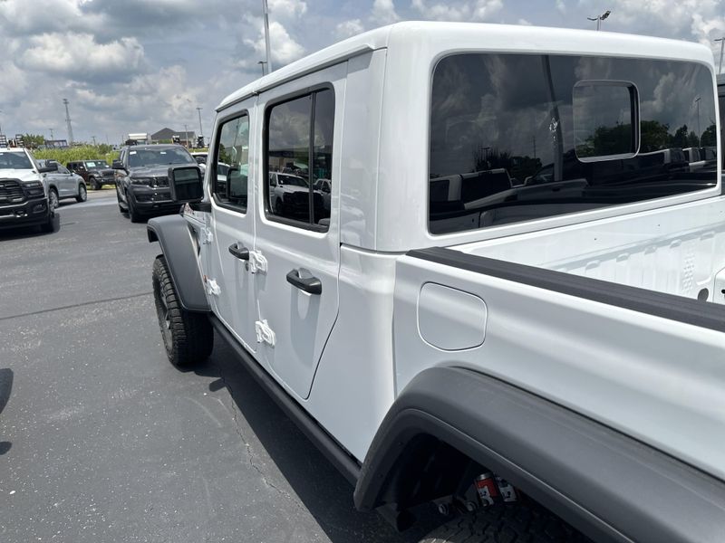 New 2025 Jeep Gladiator Mojave 4x4Image 12