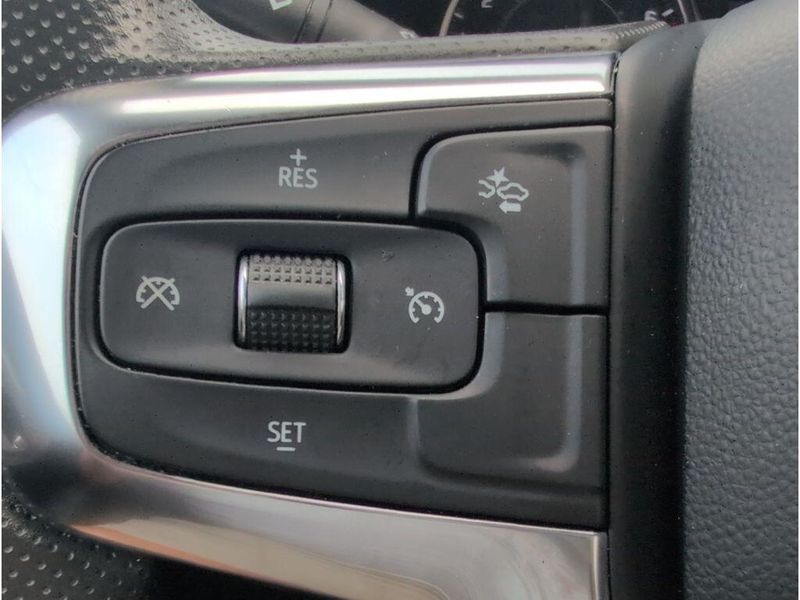 Used 2025 Chevrolet Blazer LTImage 24