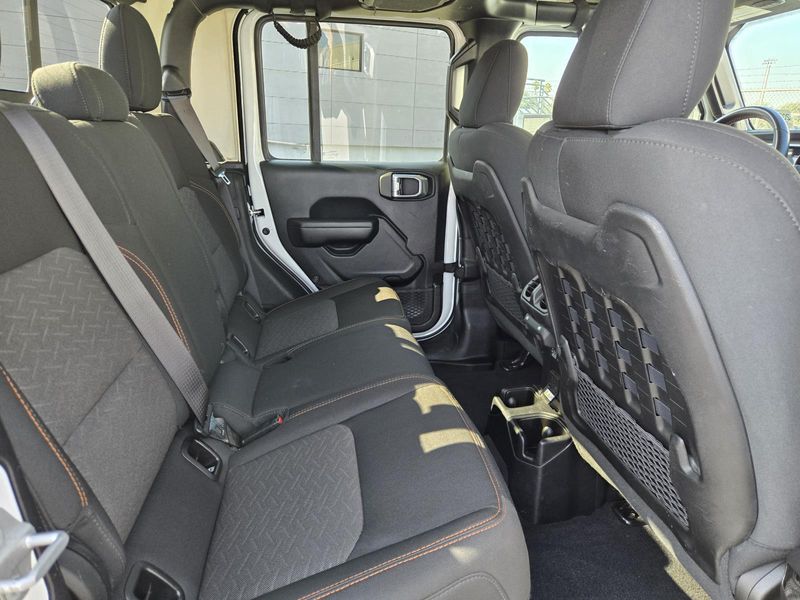 2021 Jeep Gladiator Mojave photo 30