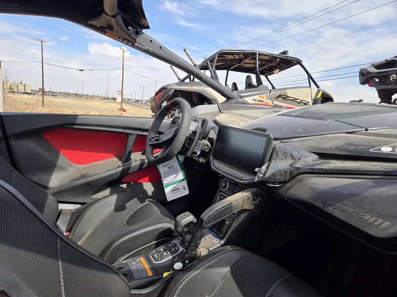 NEW 2026 CAN-AM MAVERICK R MAX X 999T DCT Image 10