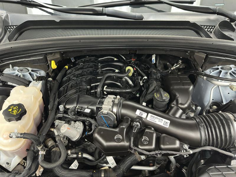 Used 2023 Jeep Grand Cherokee LimitedImage 19