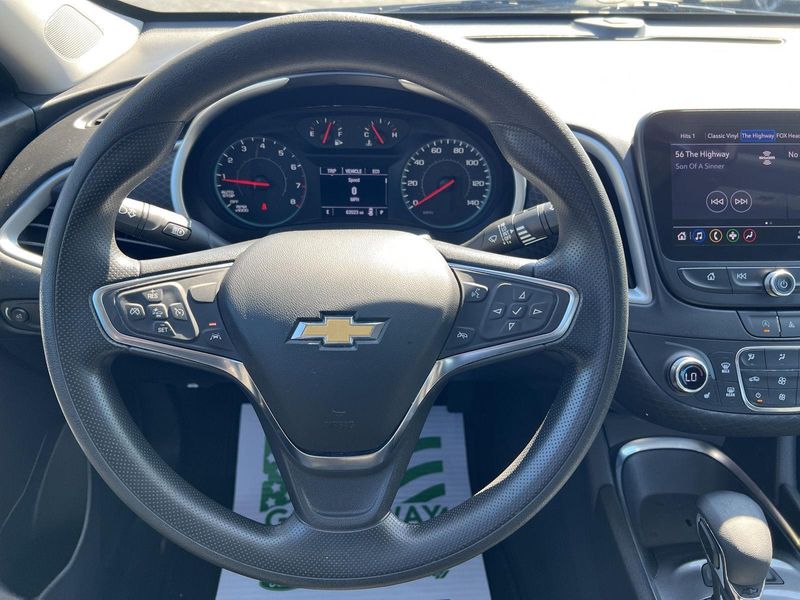 2023 Chevrolet Malibu 1LT photo 19