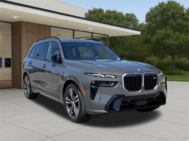 Used 2023 BMW X7 M60iImage 4