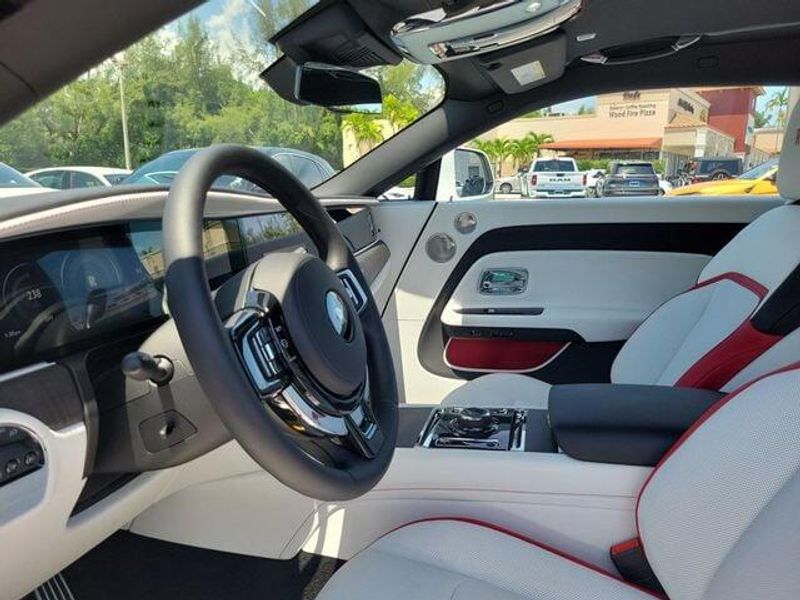 2025 Rolls Royce Spectre photo 13