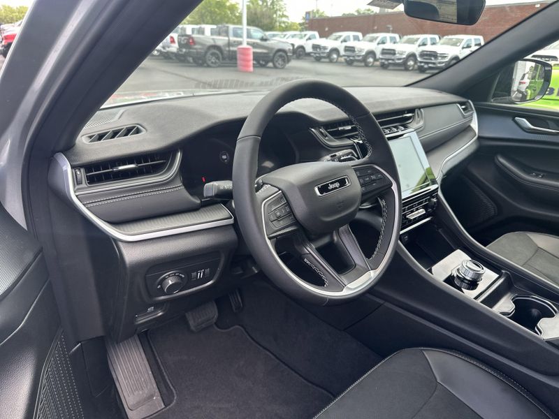 2025 Jeep Grand Cherokee Altitude X 4x4Image 20