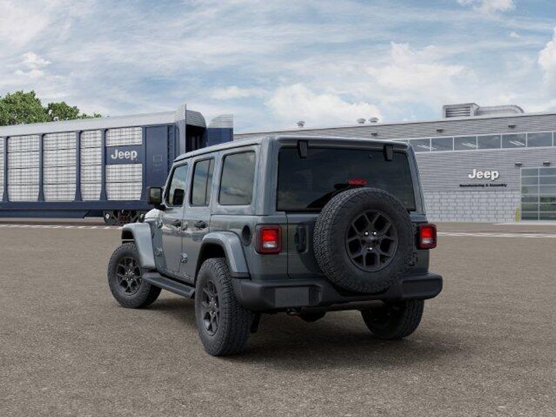 Jeep Wrangler 4xE Image 3