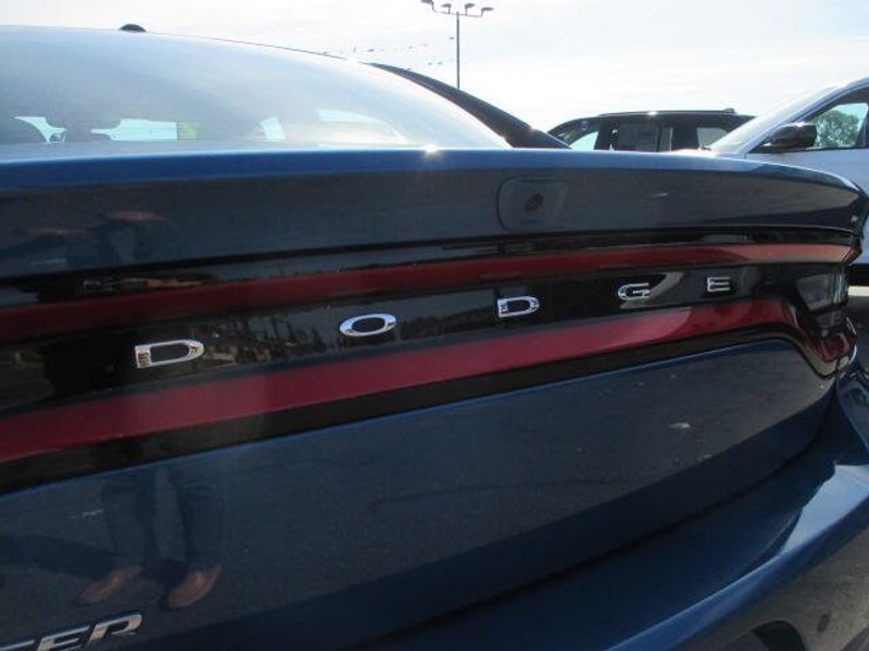 Used 2022 Dodge Charger SXTImage 8