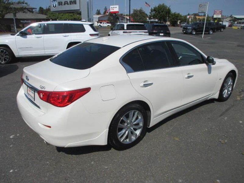Used 2016 INFINITI Q50 2.0t PremiumImage 7