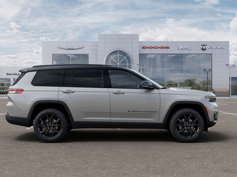 New 2025 Jeep Grand Cherokee L Limited 4x4Image 28