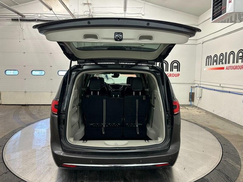 2023 Chrysler Pacifica LimitedImage 17