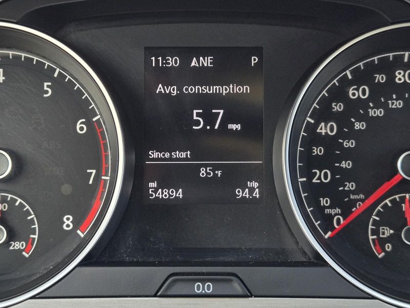 Used 2016 Volkswagen Golf 4dr HB Auto TSI S w/Sunroof