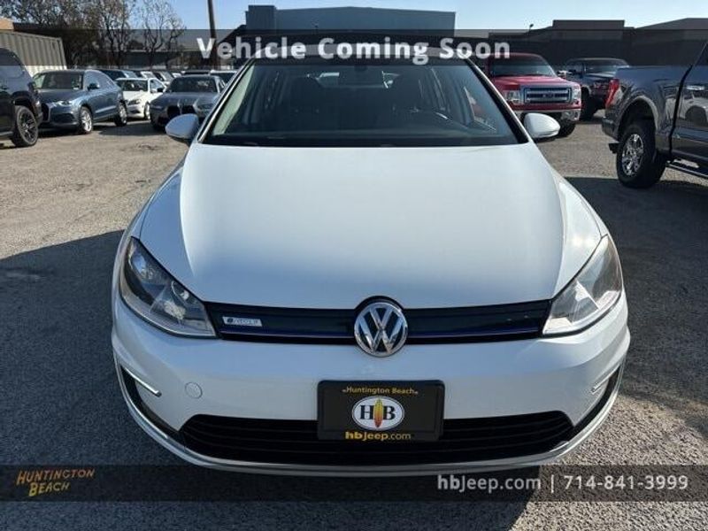 2016 Volkswagen e-Golf SEImage 2