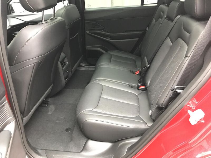 New 2026 Jeep Cherokee Overland 4x4Image 9