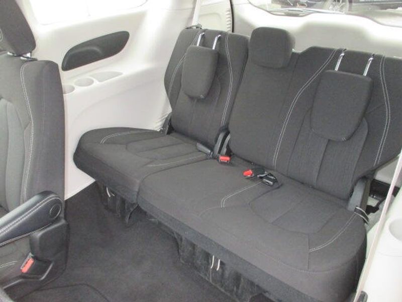 Used 2023 Chrysler Voyager LXImage 23