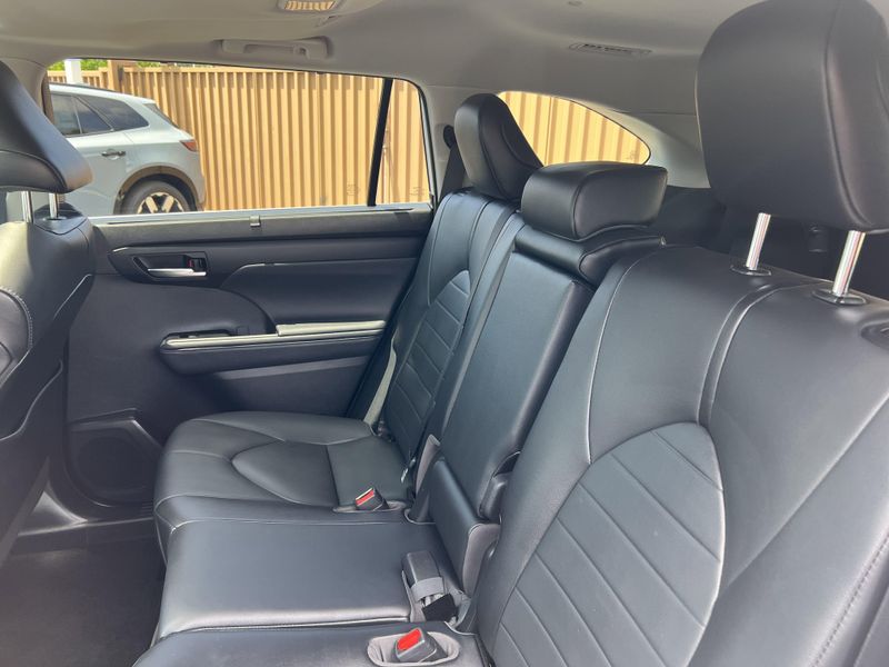 Used 2020 Toyota Highlander Hybrid XLEImage 24