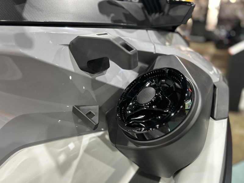 New 2025 Sea-Doo FISHPRO TROPHY 170 (SOUND SYSTEM) Image 17