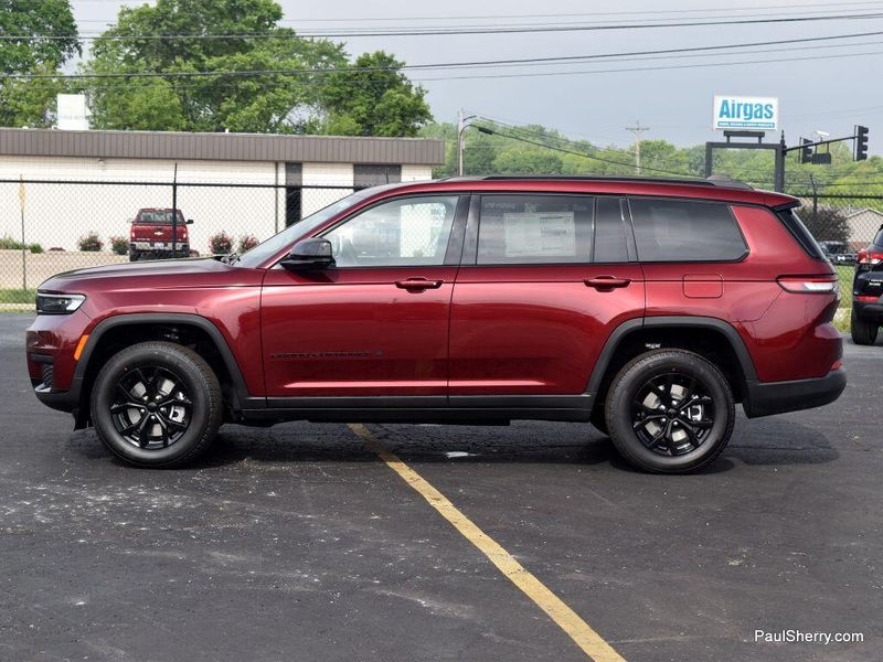2025 Jeep Grand Cherokee L Altitude X 4x4Image 10
