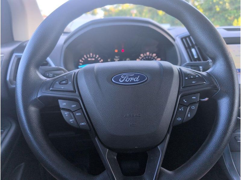 Used 2020 Ford Edge SEImage 22