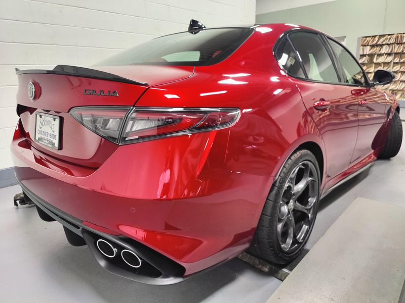 Used 2024 Alfa Romeo Giulia Quadrifoglio Carbon w/Activ Asst PlusImage 9