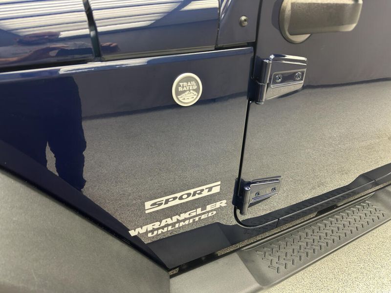 Used 2013 Jeep Wrangler Unlimited SportImage 8