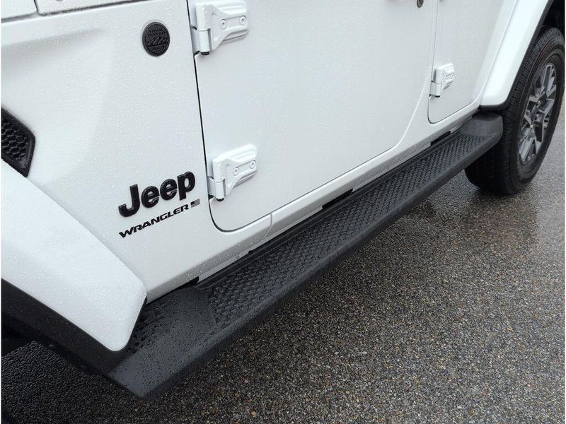 New 2025 Jeep Wrangler 4-door SaharaImage 10