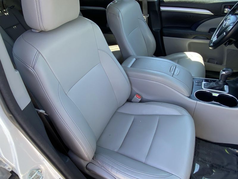 Used 2015 Toyota Highlander XLEImage 11
