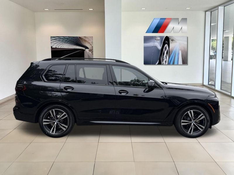 2026 BMW X7 xDrive40iImage 5