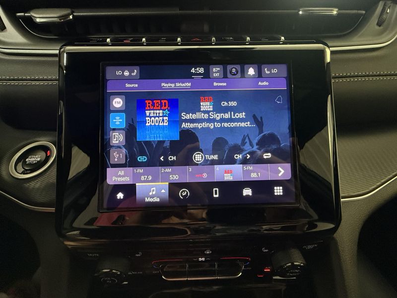 Used 2025 Jeep Grand Cherokee L LaredoImage 28
