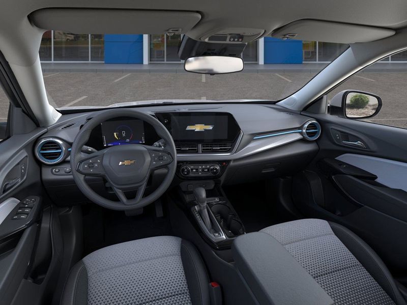 2025 Chevrolet Trax LTImage 15