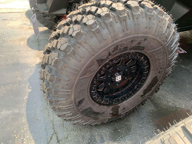 New 2025 Can-Am MAVERICK R MAX X 999T DCT Image 10