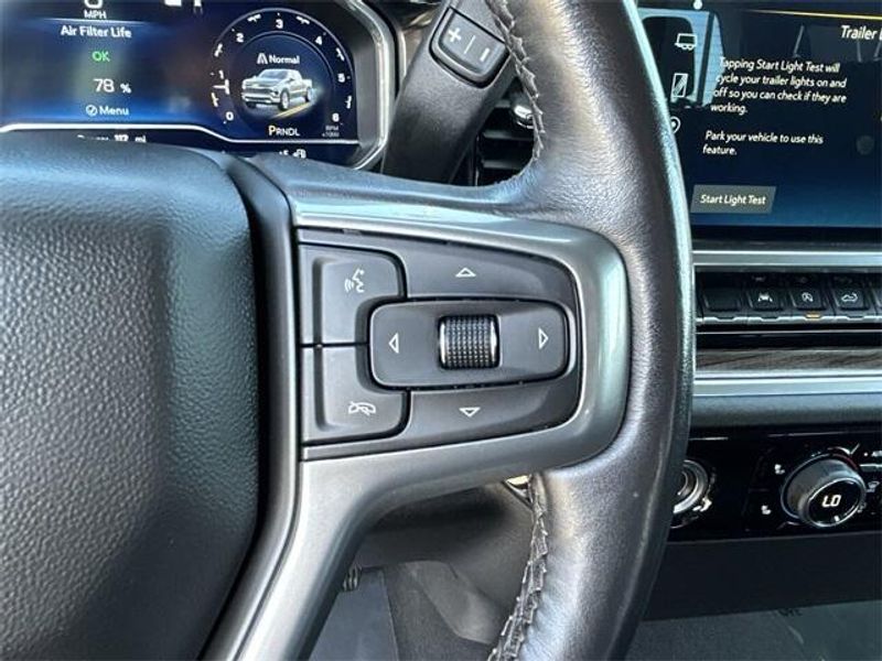 2022 Chevrolet Silverado LT photo 23