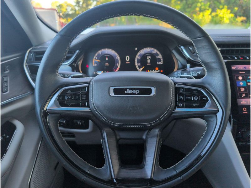 Used 2023 Jeep Grand Cherokee OverlandImage 23