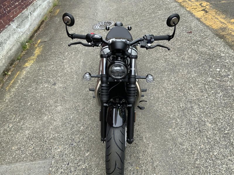 2025 Triumph BONNEVILLE BOBBER