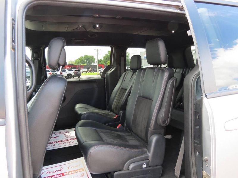 Used 2019 Dodge Grand Caravan SXT 35th Anniversary Edition 4dr Mini VanImage 26