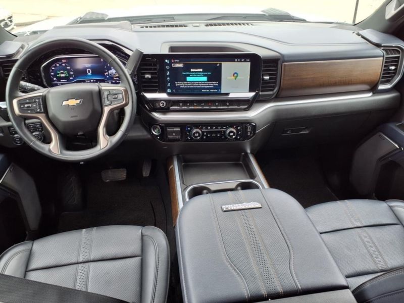 2024 Chevrolet Silverado 3500HD High CountryImage 4