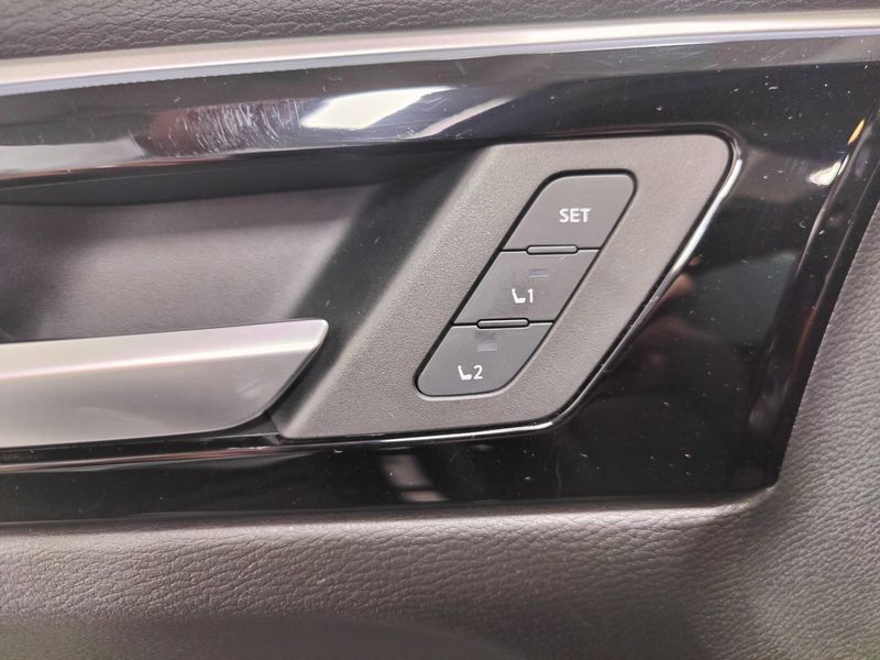 Used 2023 Mitsubishi Outlander PHEV SEL AWD 40th Anniv w/Sunroof/NavImage 21