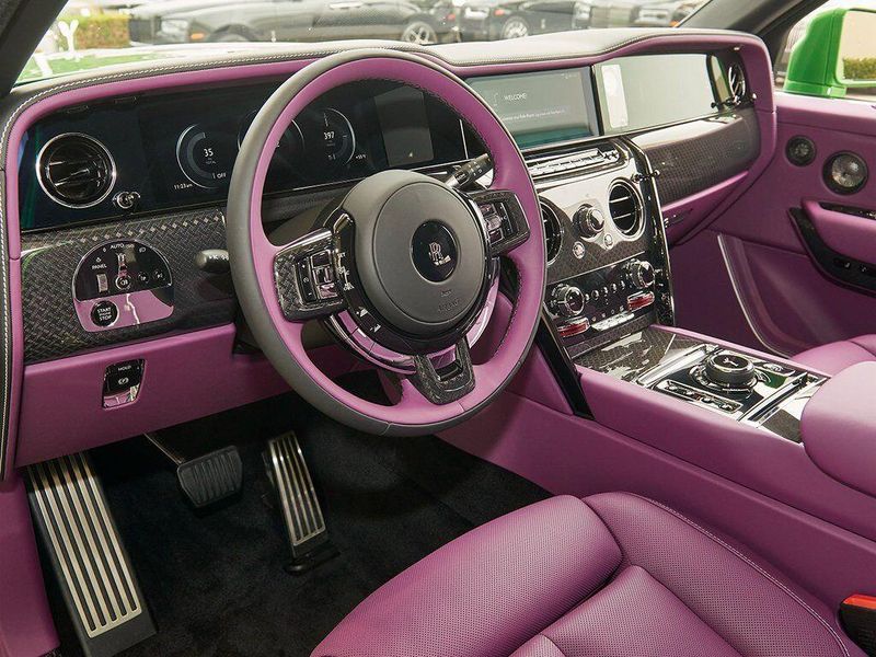 New 2026 Rolls-Royce Cullinan Black BadgeImage 12