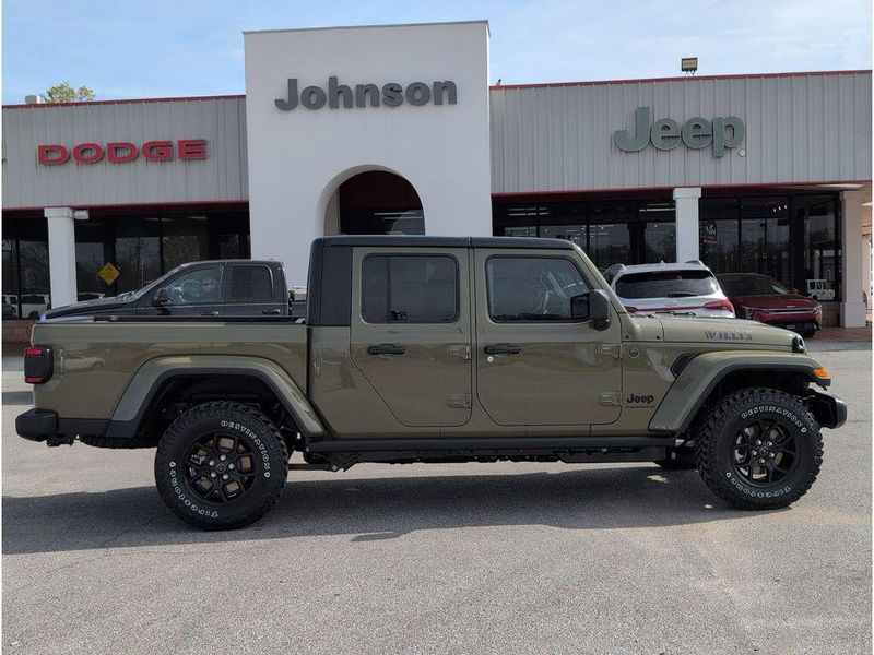 New 2026 Jeep Gladiator Willys 4x4Image 6
