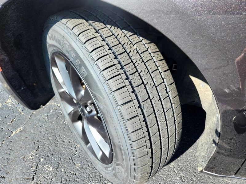 Used 2021 Chrysler Pacifica Touring L S