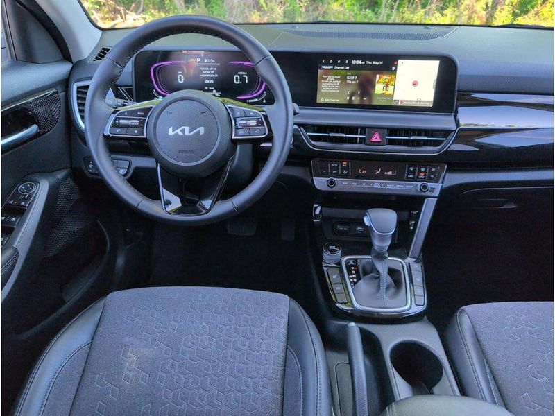 Used 2025 Kia Seltos SImage 32
