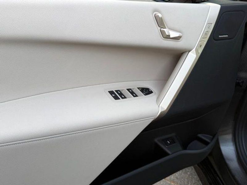 New 2026 BMW iX xDrive45Image 15