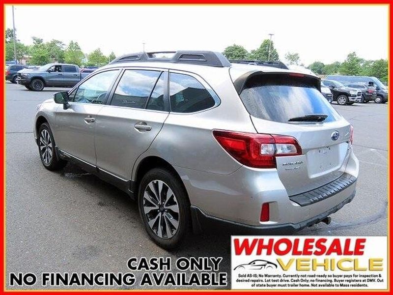 2015 Subaru Outback 2.5iImage 5