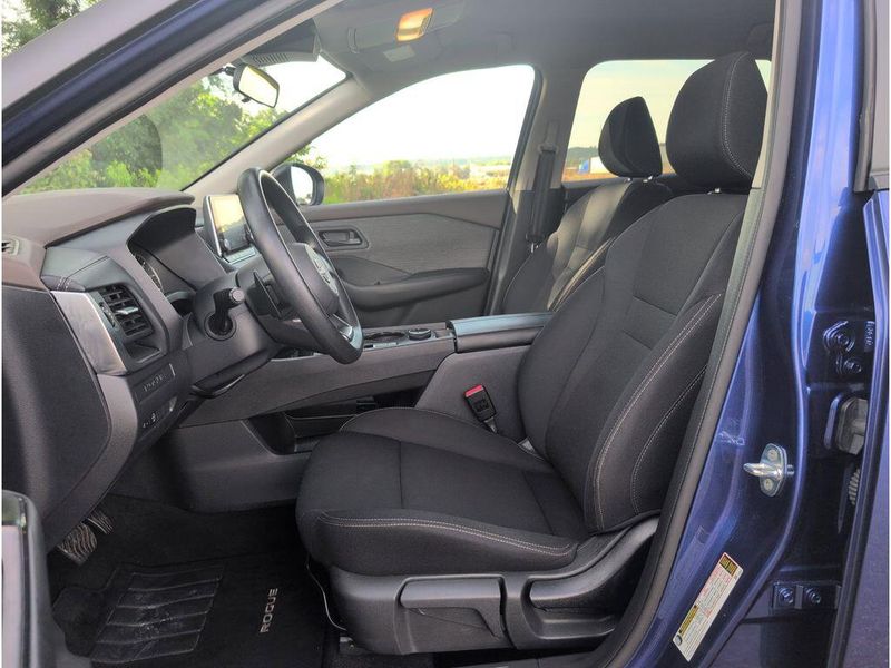 Used 2023 Nissan Rogue SImage 10