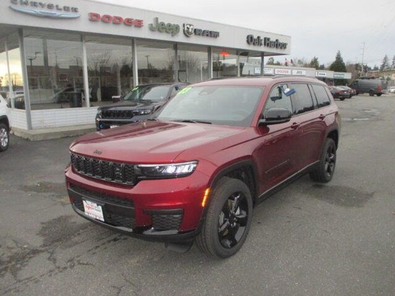 2023 Jeep Grand Cherokee L Altitude 4x4Image 2