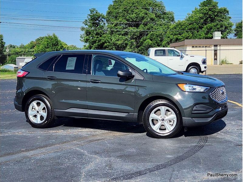 Used 2024 Ford Edge SE