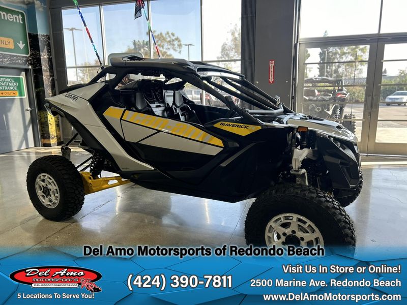 2024 Can-Am 9BRB  in a CATALYST GRAY & NEO YELLOW exterior color. Del Amo Motorsports of Redondo Beach (424) 304-1660 delamomotorsports.com 