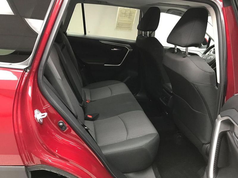 Used 2025 Toyota RAV4 XLEImage 16