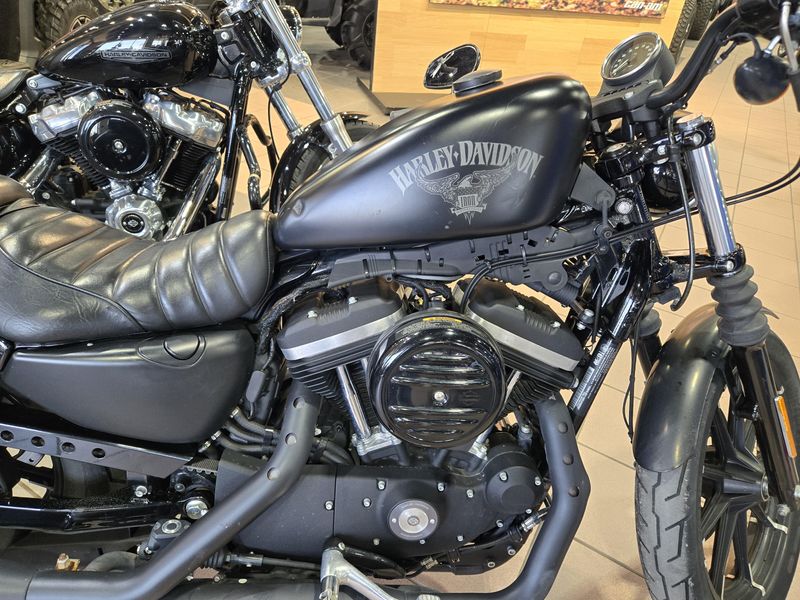2017 HARLEY SPORTSTER IRON 883 BLACK Image 7