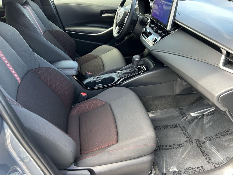 Used 2025 Toyota Corolla SEImage 10
